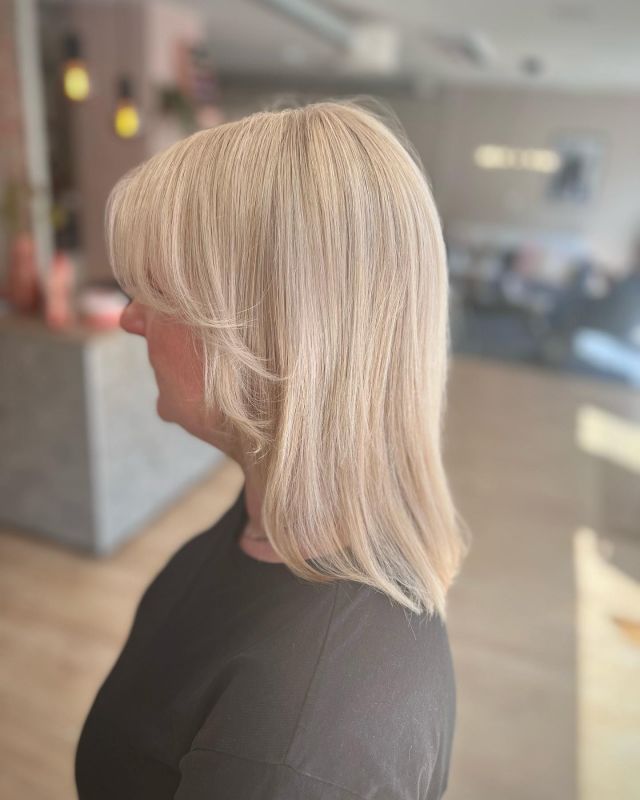 Sommarblond🤍. Hoppas ni får en fin start på veckan☀️. #frisörsalong#svedala#hårfint#frisör#hairdresser#hairstylist#sommarblond#summerblonde#blondehair#marianilastockholm#marianilaprofessional#frisörskåne#frisörsvedala