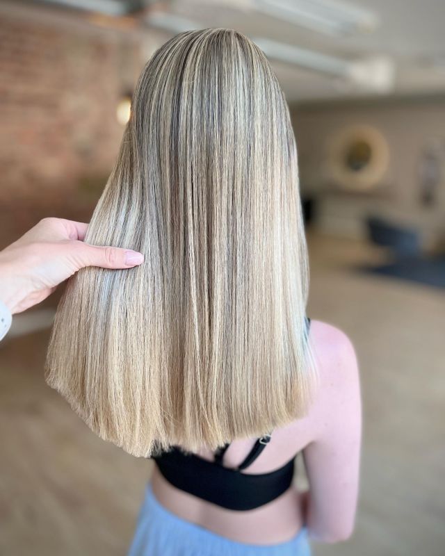 Soft blonde hair🤍. #frisörsalong#svedala#hårfint#frisör#hairdresser#hairstylist#hårinspo#softblondehair#marianilastockholm#frisörskåne#frisörsvedala#hårfintsvedala